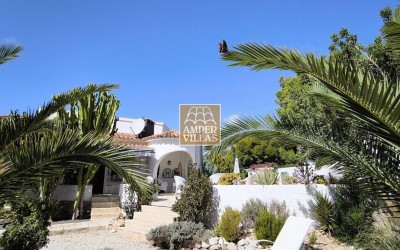 Precioso y acogedor chalet con bonito jardín.
